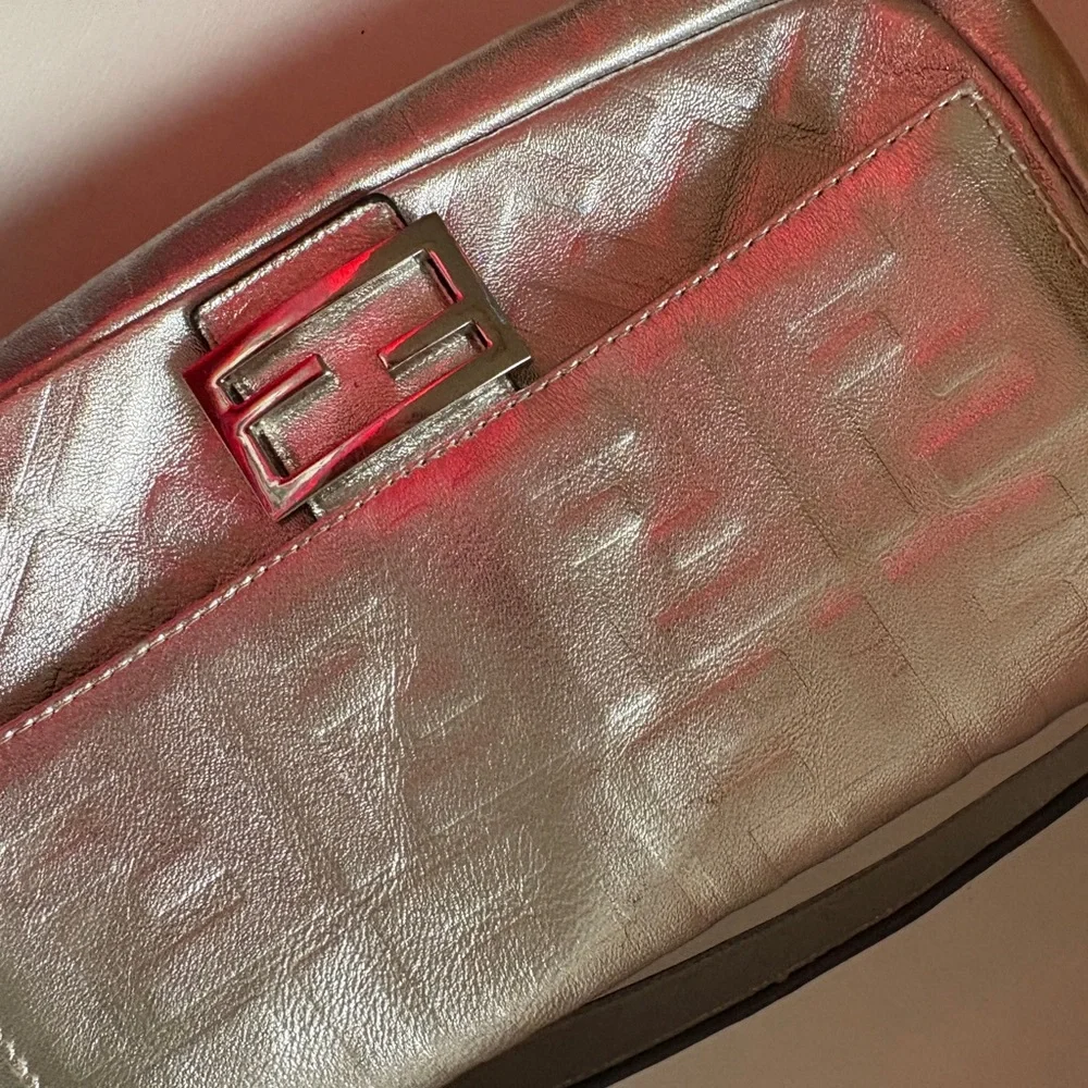 Fendi Silver baguette bag - Picture 5 of 7